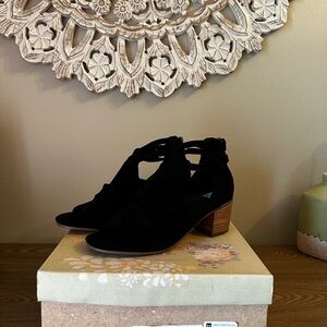 Elegant Black Women's Sandals